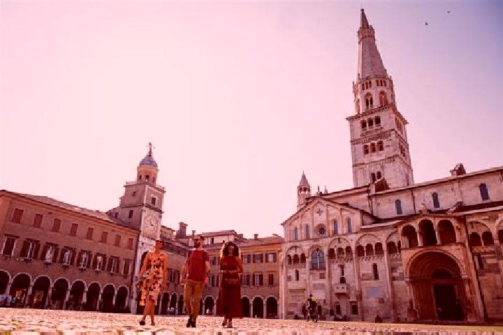 Amelia, 25 — Escort in Mesola, Italy