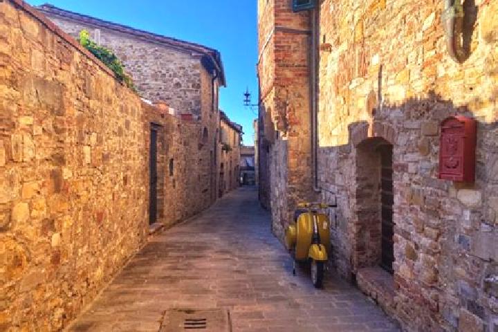 Amelia, 25 — Escort in Poggio San Lorenzo, Italy
