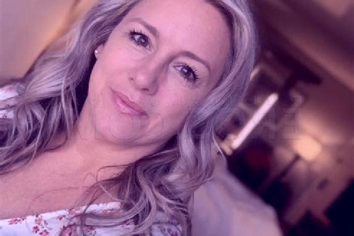 Amelia, 26, a blonde grey-eyed mixed companion based in Ridlington. Offering Couples, BDSM. Available for incall and outcall, overnight bookings available.