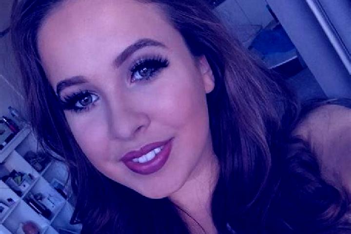 Amelia, 26, a brunette grey-eyed european companion based in Hermance. Offering CIM, OWO, Striptease. Available for incall and outcall, day and evening dates.