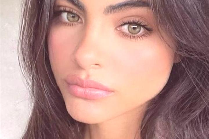 Amelia, 26, a brunette hazel-eyed caribbean companion based in Thodure. Offering Tantra, CIM, Massage. Available for incall and outcall, day and evening dates.