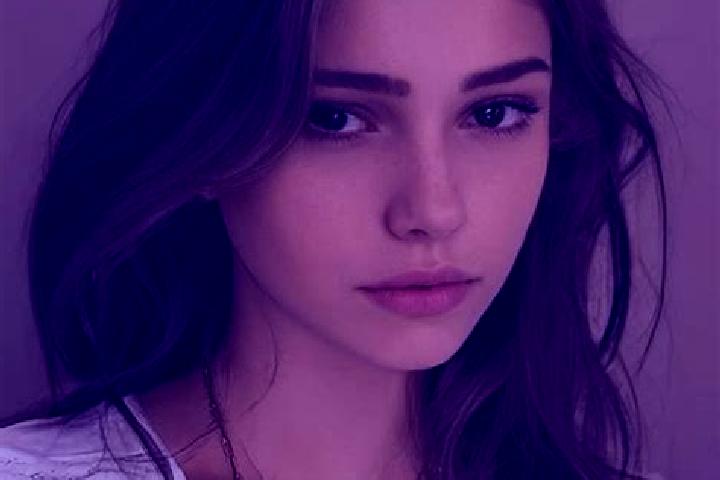 Amelia, 26, a chestnut grey-eyed slavic companion based in Gumuk Krajan. Offering Couples, Erotic Massage, Massage, Dinner Date, Domination. Available for in...