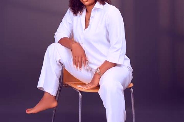 Amelia, 26 — Escort in Abak, Nigeria