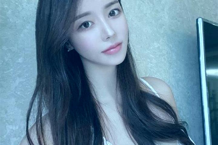 Amelia, 26 — Escort in Yingye er, China
