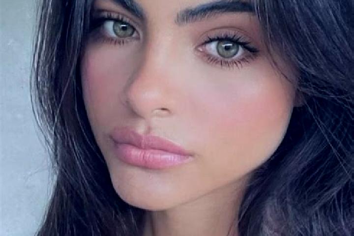 Amelia, 27, a brunette dark-eyed middle eastern companion based in Mayya. Offering Prostate Massage, Deep French Kissing, Domination, Travel Companion, Massa...