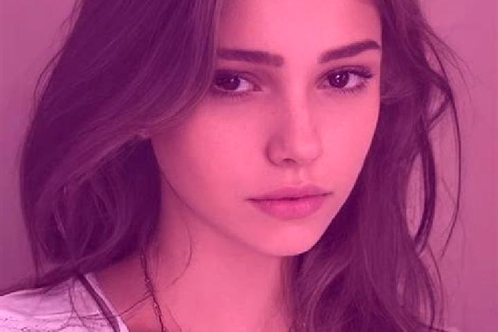 Amelia, 27, a chestnut dark-eyed slavic companion based in Tuli. Offering GFE, Domination, Duos, Fetish. Available for incall and outcall, day and evening da...