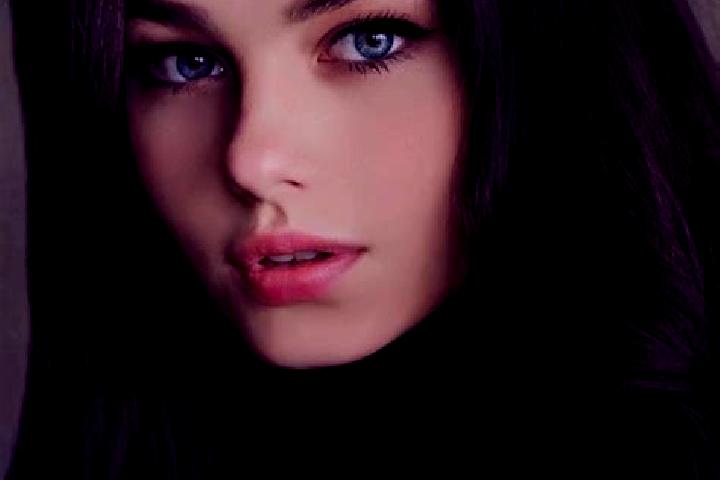 Amelia, 28, a red dark-eyed caucasian companion based in Cassano. Offering 69, Overnight. Available for incall and outcall, overnight bookings available.