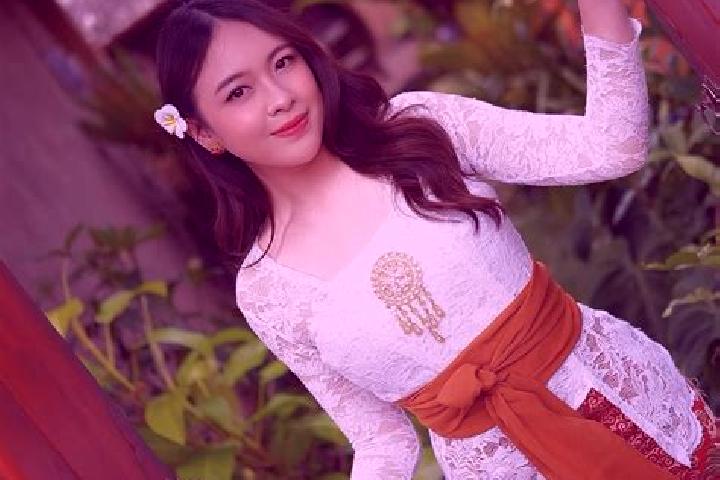 Amelia, 28 — Escort in Anin, Indonesia