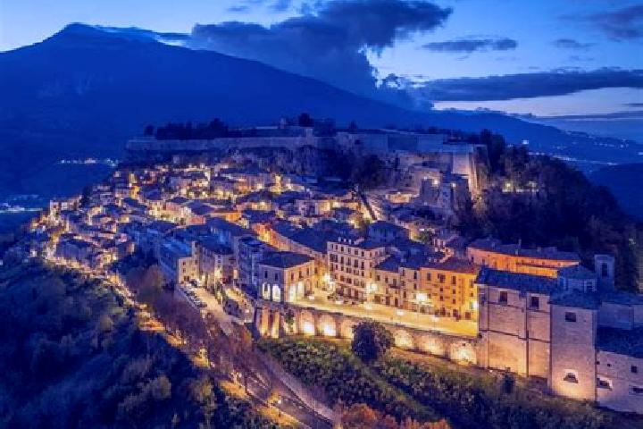 Amelia, 28 — Escort in Pagliare, Italy