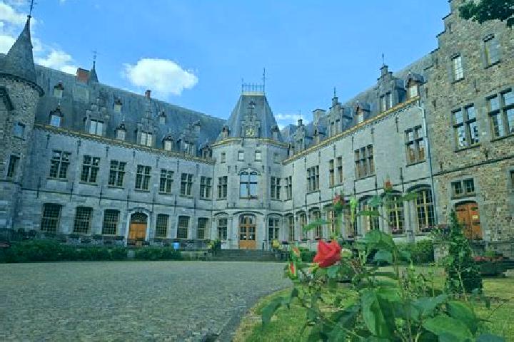 Amelia, 28 — Escort in Sainte-Ode, Belgium