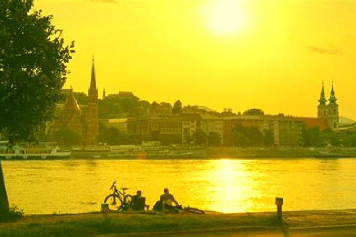 Amelia, 28 — Escort in Tab, Hungary