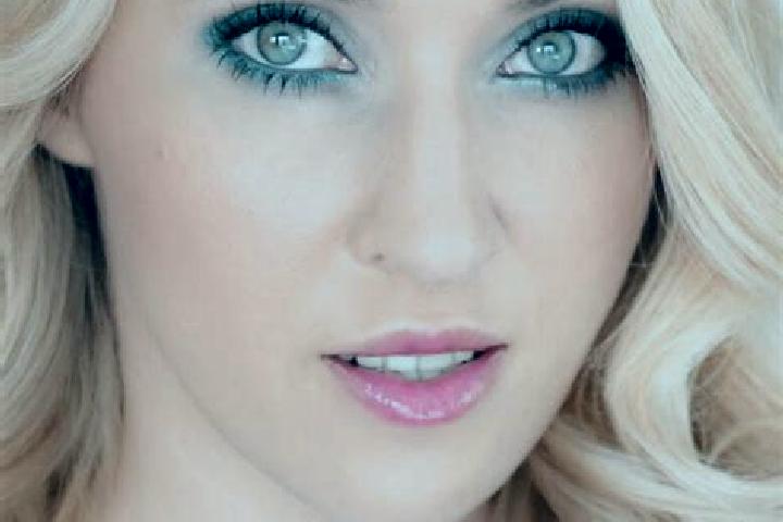 Amelia, 29, a blonde green-eyed mixed companion based in Edane. Offering Party Girl, BDSM, A-Level. Available for incall and outcall, overnight bookings avai...