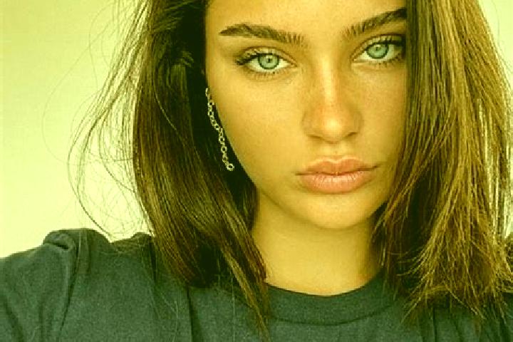 Amelia, 29, a brunette dark-eyed caribbean companion based in Astapa. Offering 69, Erotic Massage, Tantra. Available for incall and outcall, overnight bookin...