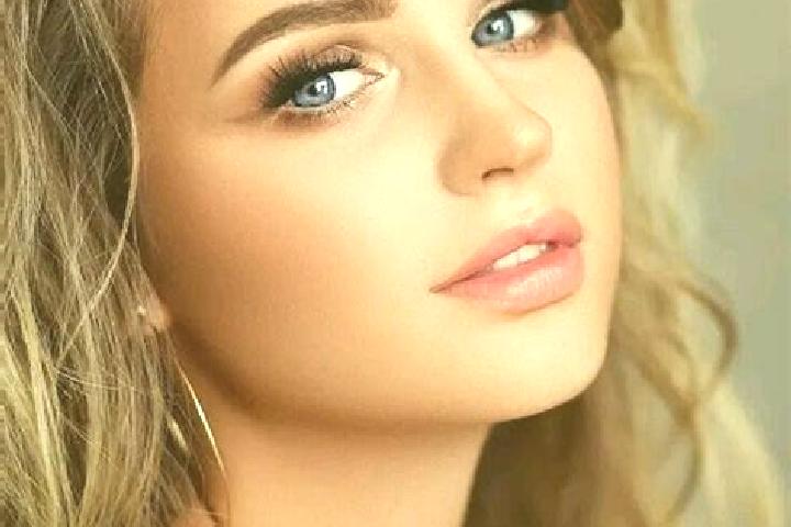 Amelia, 29, a dark blonde blue-eyed mediterranean companion based in Chateaulin. Offering Domination, A-Level, Couples, Fetish, Striptease. Available for inc...