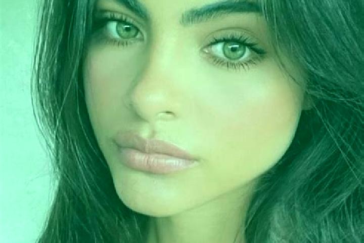 Amelia, 29, a dark blonde dark-eyed indian companion based in Comagascas. Offering Domination, Travel Companion, Tantra. Available for incall and outcall, da...