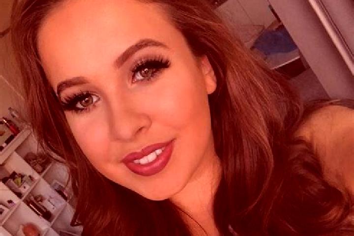 Amelia, 29, a red dark-eyed slavic companion based in Vejprnice. Offering GFE, Domination, Deep French Kissing. Available for incall and outcall, overnight b...