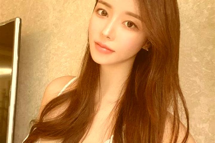 Amelia, 29 — Escort in Dazhigu, China