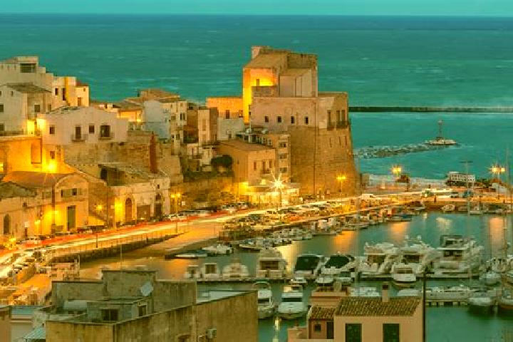 Amelia, 29 — Escort in Ricco del Golfo, Italy