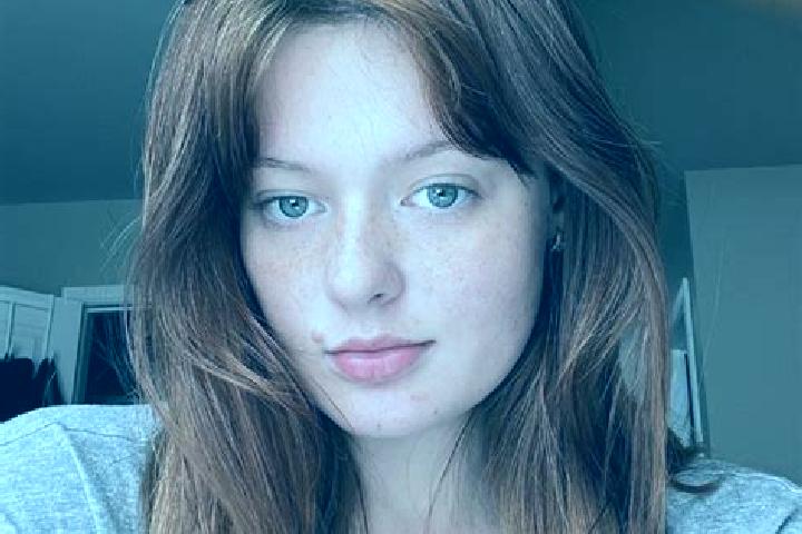 Amelia, 30, a auburn grey-eyed mixed companion based in Los Freseros (Los Sabinos). Offering Girlfriend Experience, Party Girl, Erotic Massage, Tantra, Duos....
