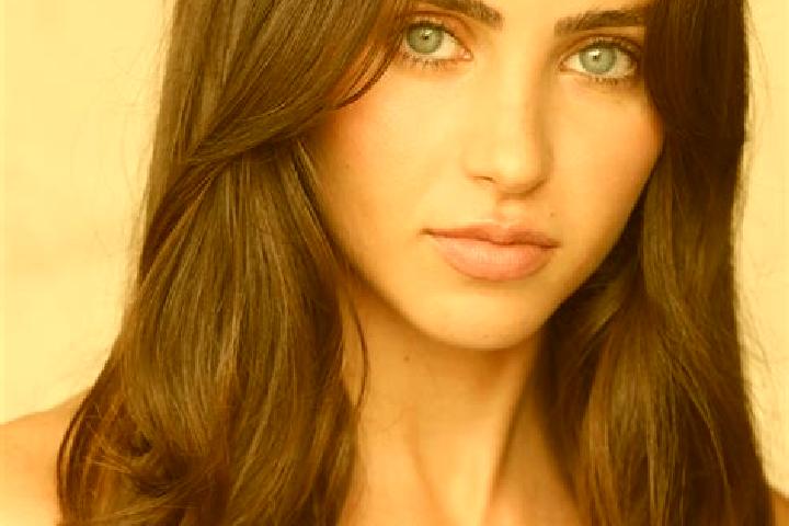 Amelia, 30, a brunette blue-eyed caribbean companion based in Nova Itarana. Offering BDSM, Couples. Available for incall and outcall, day and evening dates.