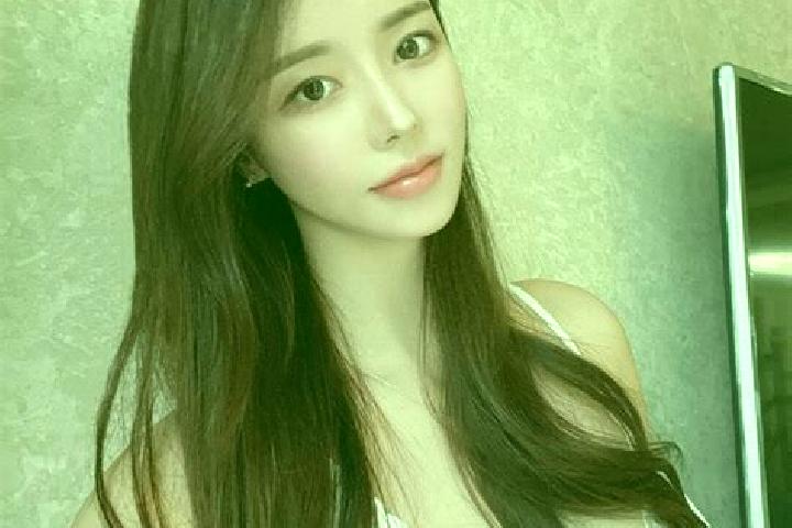 Amelia, 30 — Escort in Hikiso, Japan