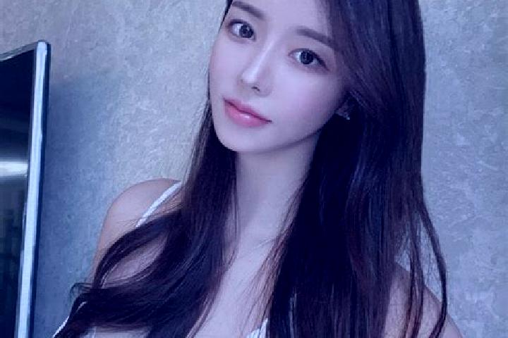 Amelia, 30 — Escort in Wangmeng, China