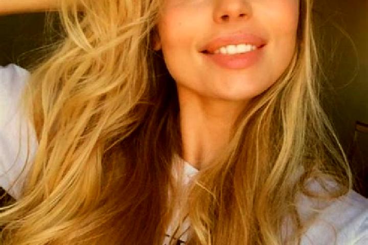 Amelia, 31, a blonde brown-eyed european companion based in Piraziz. Offering Dinner Date, OWO, Overnight, GFE, Travel Companion. Available for incall and ou...