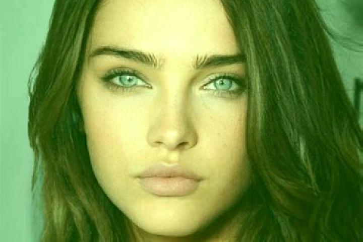 Amelia, 31, a brunette blue-eyed middle eastern companion based in Aonla. Offering Couples, 69. Available for incall and outcall, overnight bookings available.