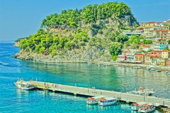 Amelia, 32 — Escort in Anthousa, Greece