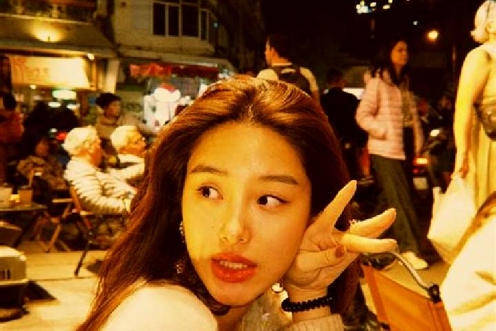Amelia, 32 — Escort in Caiyu, China