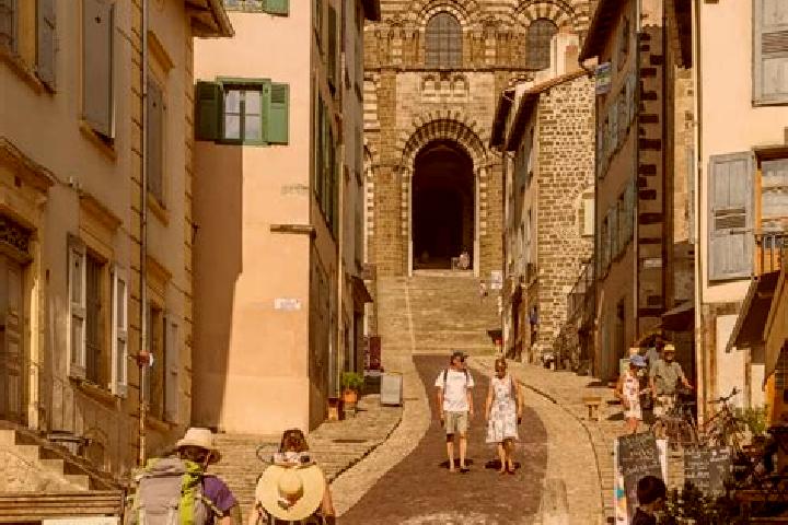 Amelia, 32 — Escort in Le Puy-Notre-Dame, France