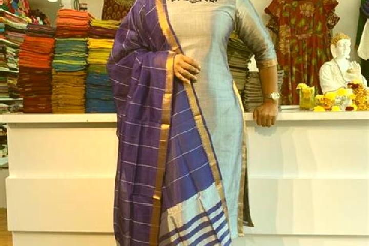 Amelia, 32 — Escort in Mangalagiri, India