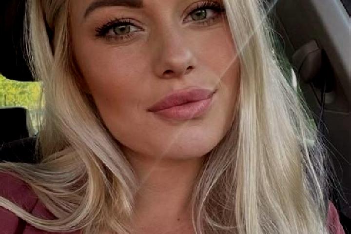 Amelia, 33, a blonde hazel-eyed caucasian companion based in Pindoba. Offering Massage, BDSM, 69, Overnight. Available for incall and outcall, day and evenin...