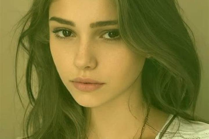Amelia, 33, a chestnut hazel-eyed slavic companion based in Mistelbach. Offering OWO, Deep French Kissing, GFE, Party Girl, Girlfriend Experience. Available ...