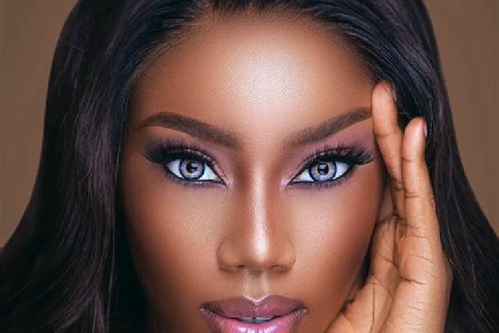 Amelia, 33, a red blue-eyed ebony companion based in Pangani. Offering Duos, 69, Tantra, CIM. Available for incall and outcall, day and evening dates.