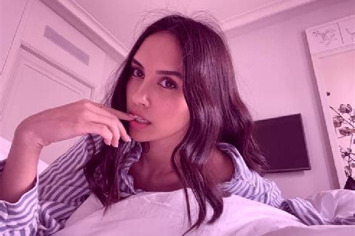 Amelia, 33, a red grey-eyed ebony companion based in Inhisar. Offering BDSM, Travel Companion, Girlfriend Experience, Overnight. Available for incall and out...