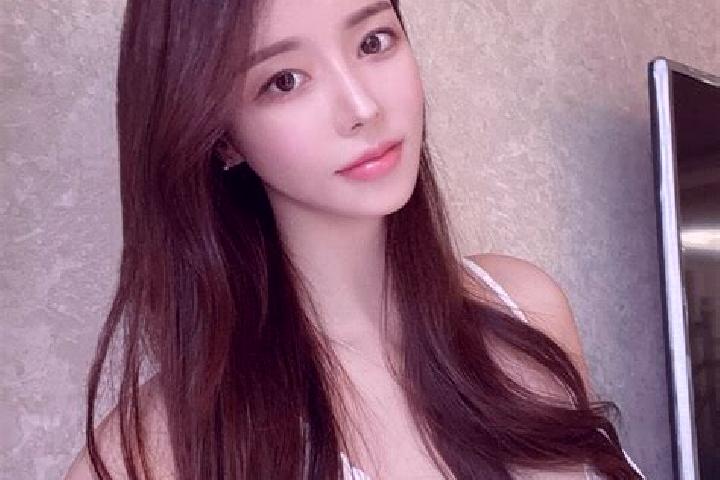 Amelia, 33 — Escort in Chencelou, China