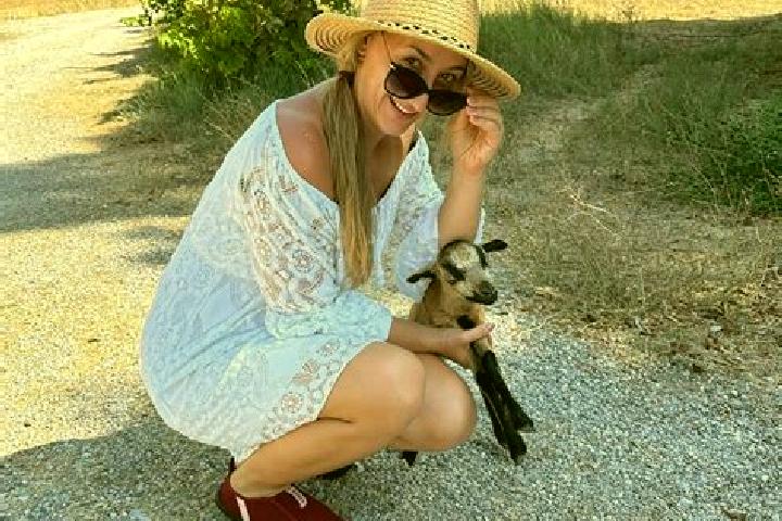 Amelia, 33 — Escort in Kalavarda, Greece