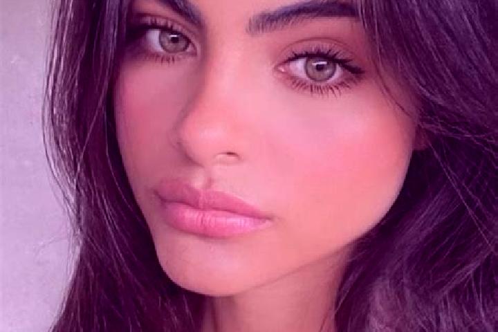 Amelia, 34, a dark blonde hazel-eyed middle eastern companion based in Beaurieux. Offering Travel Companion, Dinner Date, BDSM. Available for incall and outc...