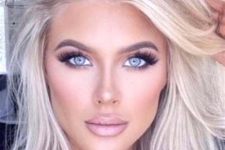 Amelia, 34, a platinum blonde amber-eyed indian companion based in Mathadahatti. Offering Travel Companion, Massage, Overnight. Available for incall and outc...