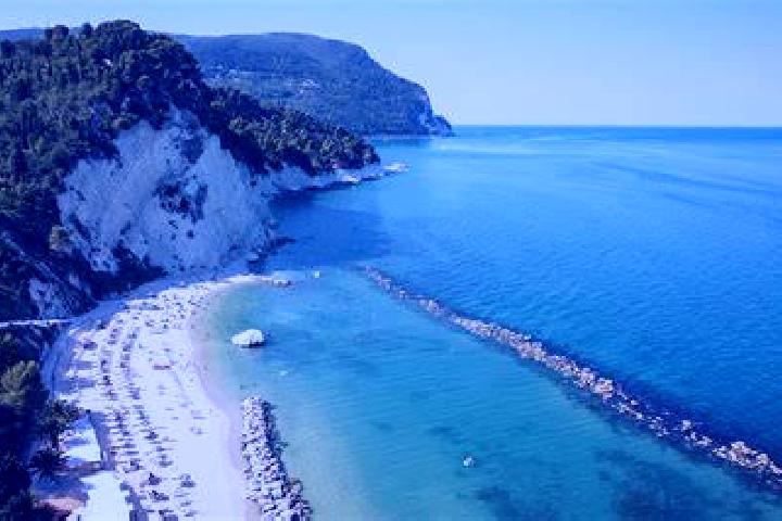 Amelia, 34 — Escort in Monte Porzio, Italy