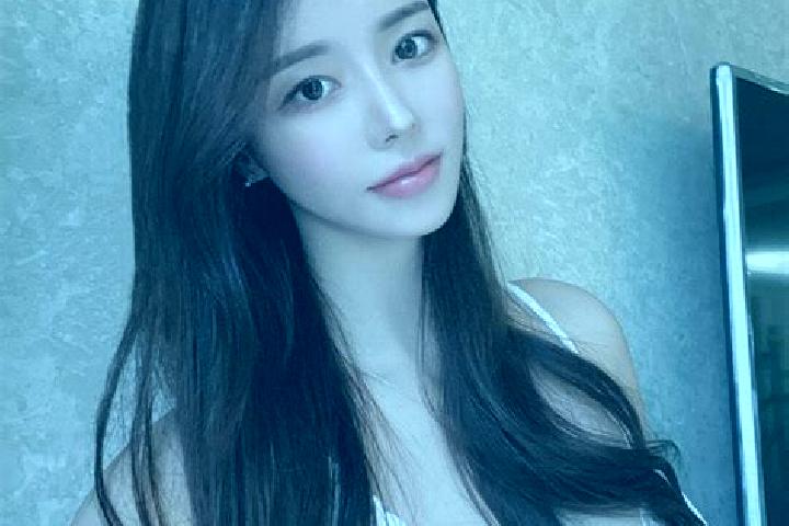 Amelia, 34 — Escort in Muxihe, China