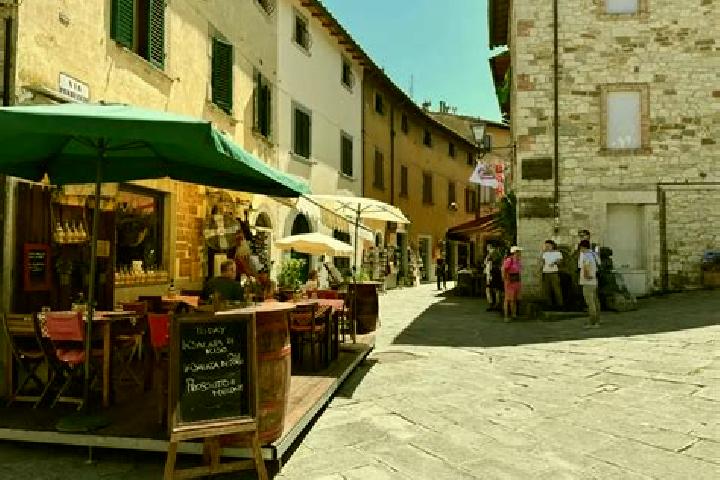 Amelia, 34 — Escort in Strada in Chianti, Italy