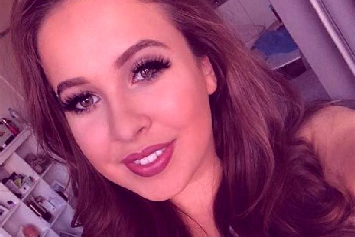 Amelia, 35, a auburn blue-eyed caribbean companion based in Cychry. Offering Couples, Travel Companion, Fetish, Dinner Date. Available for incall and outcall...