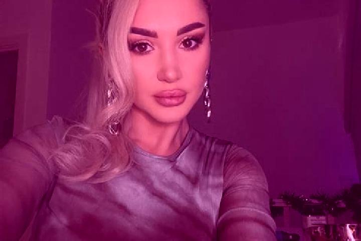 Amelia, 35, a blonde amber-eyed indian companion based in Cavaglietto. Offering CIM, GFE, Party Girl, Dinner Date, Domination. Available for incall and outca...