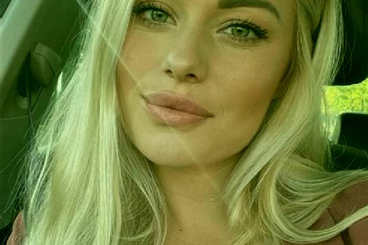 Amelia, 35, a blonde hazel-eyed asian companion based in Dighwara. Offering Couples, OWO, Tantra, Fetish. Available for incall and outcall, day and evening d...