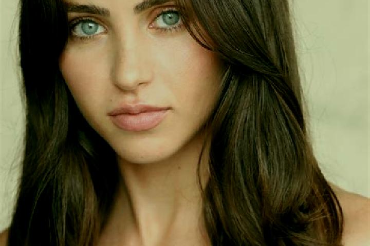 Amelia, 35, a brunette brown-eyed mediterranean companion based in Gemla. Offering Massage, OWO, CIM, Domination. Available for incall and outcall, day and e...