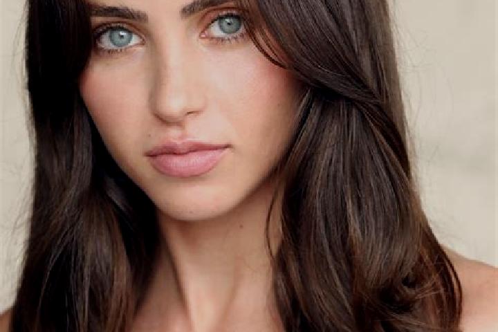Amelia, 35, a brunette grey-eyed mediterranean companion based in Prelouc. Offering Erotic Massage, 69, Roleplay. Available for incall and outcall, overnight...
