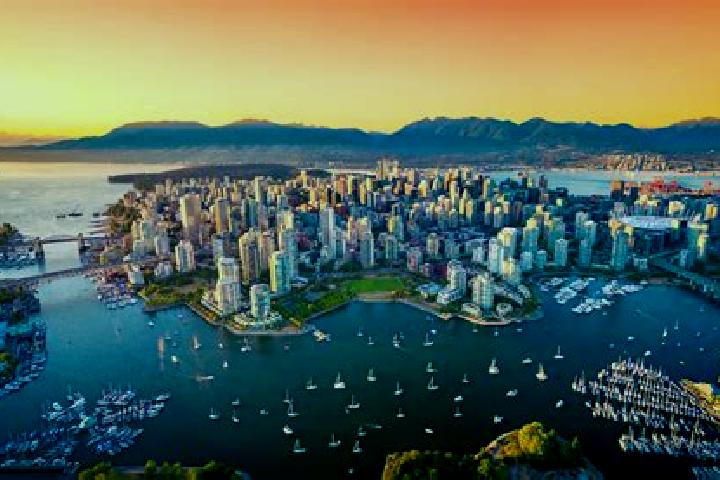 Amelia, 36 — Escort in North Vancouver, Canada