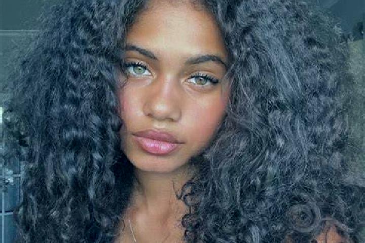 Amelia, 37, a black grey-eyed ebony companion based in Ormenis. Offering CIM, Overnight, Striptease, Domination, Couples. Available for incall and outcall, d...